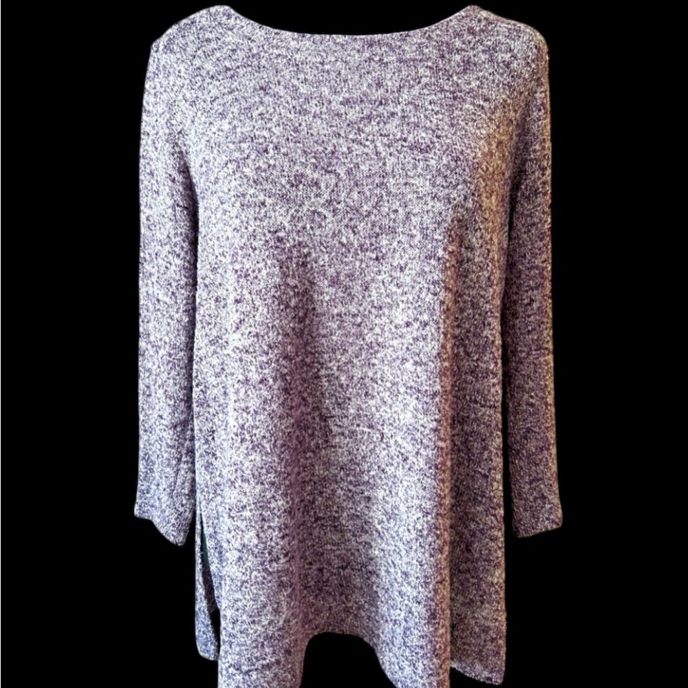 •Women’s lightweight purple sweater, 3/4 sleeves, Sz Medium